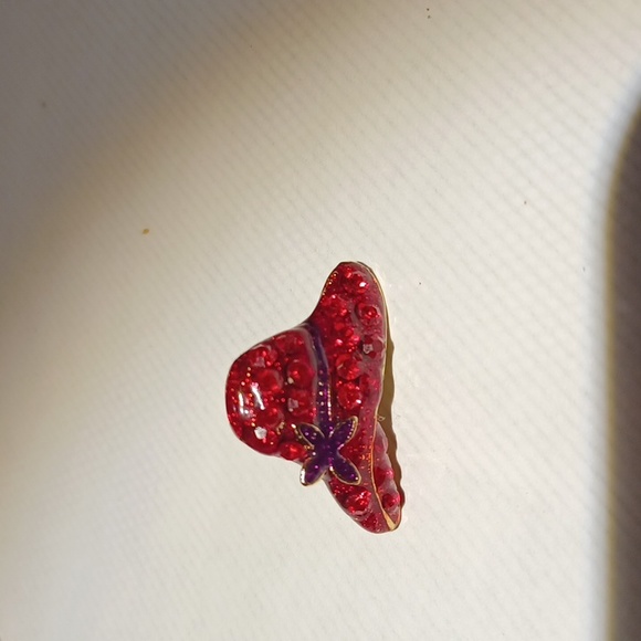 Red Hat Society Clip on Earrings - Picture 3 of 5